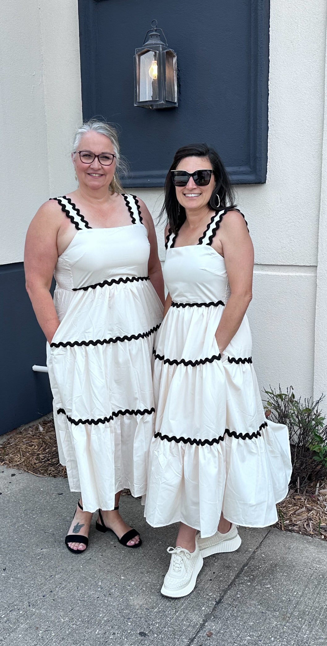 Solid square neck sleeveless midi dress